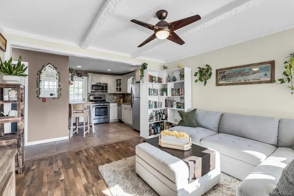 105 16th Street West Babylon NY 11704