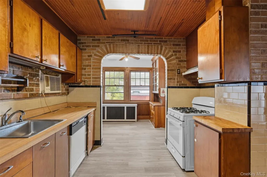 102 Washington Avenue Suffern NY 10901