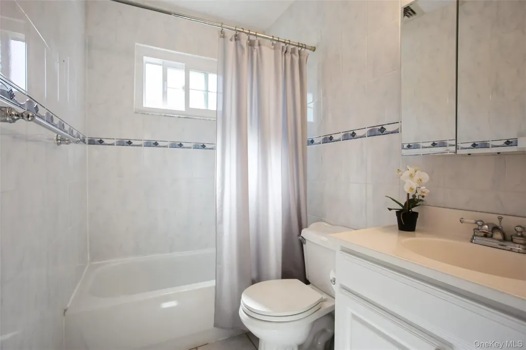 3515 Oceanside Road Oceanside NY 11572