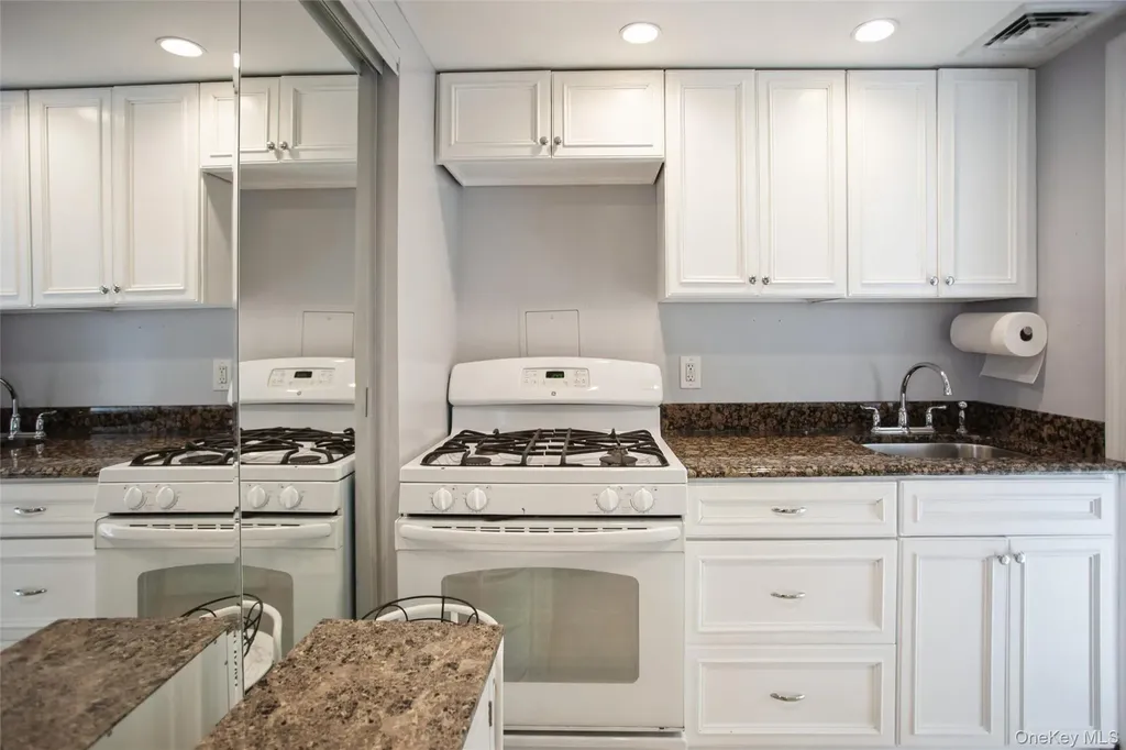 3515 Oceanside Road Oceanside NY 11572