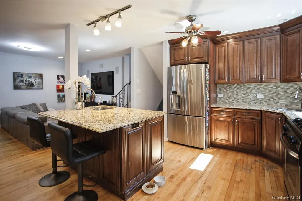 3515 Oceanside Road Oceanside NY 11572