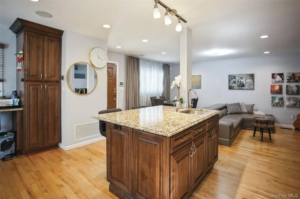 3515 Oceanside Road Oceanside NY 11572
