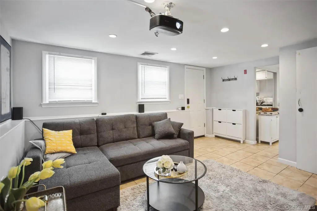 3515 Oceanside Road Oceanside NY 11572