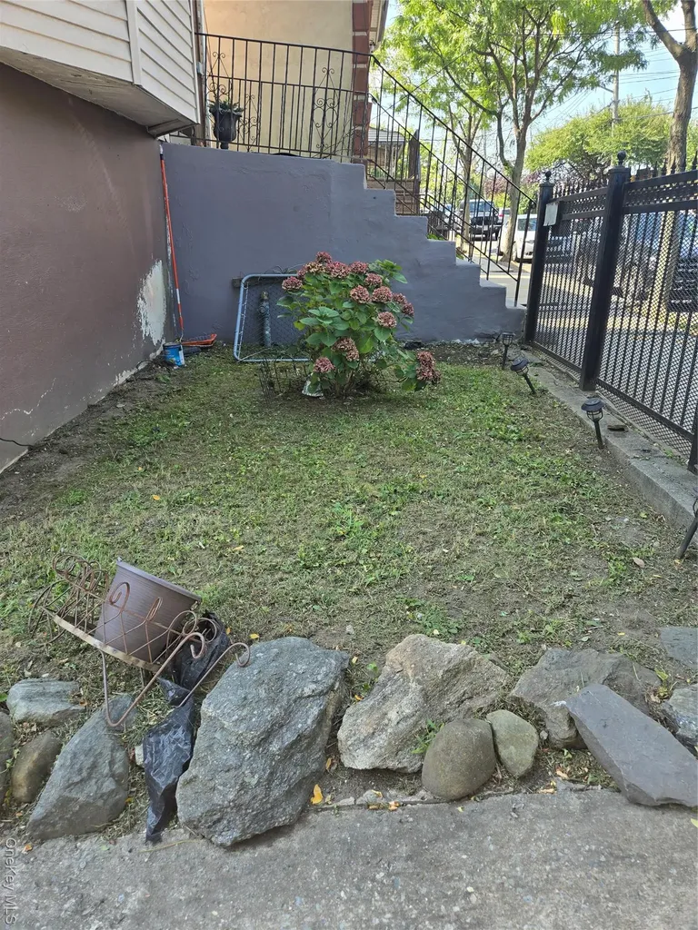 2348 Turnbull Avenue Bronx NY 10473