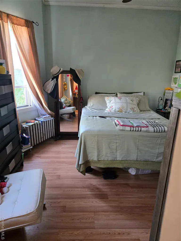 2348 Turnbull Avenue Bronx NY 10473