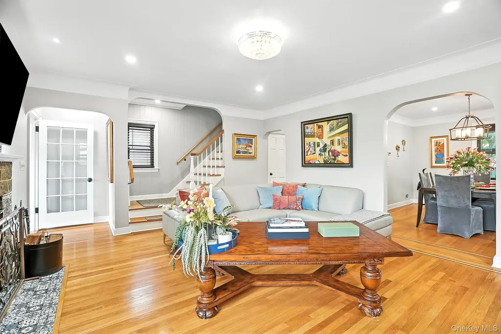 1260 Rhinelander Avenue Bronx NY 10461