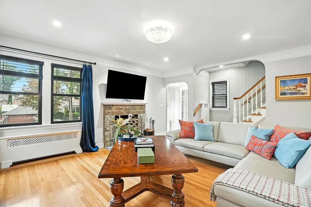 1260 Rhinelander Avenue Bronx NY 10461