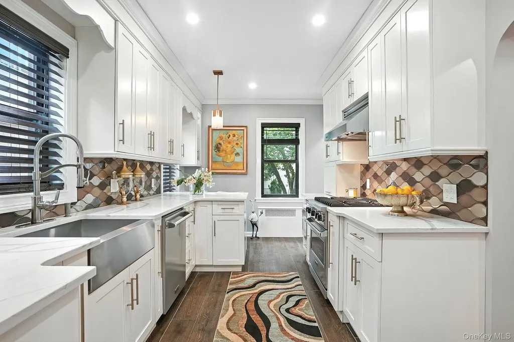 1260 Rhinelander Avenue Bronx NY 10461