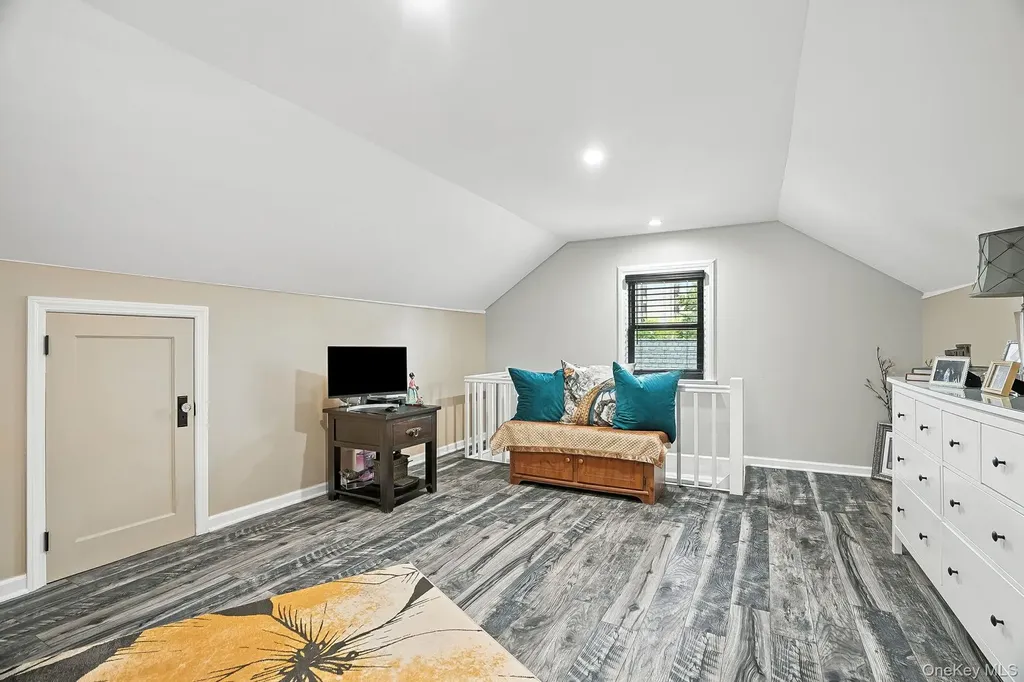 1260 Rhinelander Avenue Bronx NY 10461