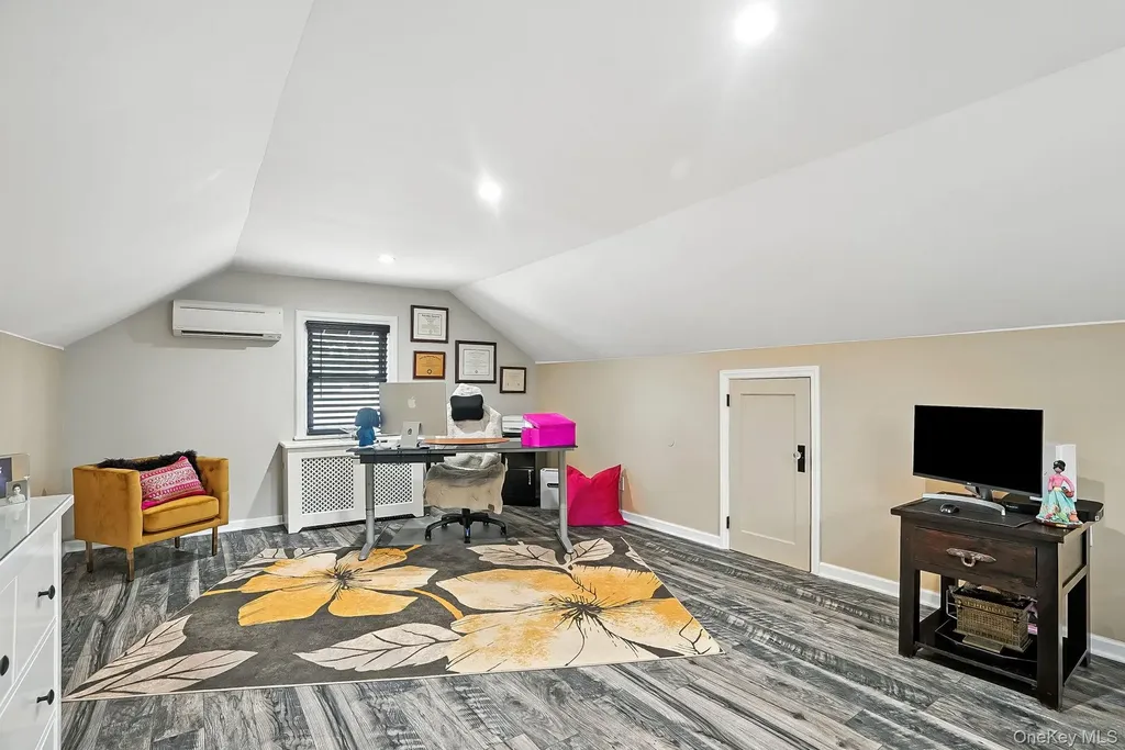 1260 Rhinelander Avenue Bronx NY 10461