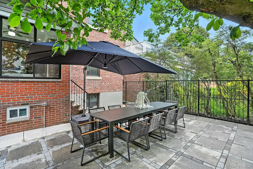 1260 Rhinelander Avenue Bronx NY 10461