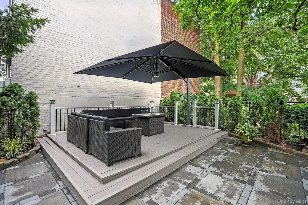 1260 Rhinelander Avenue Bronx NY 10461