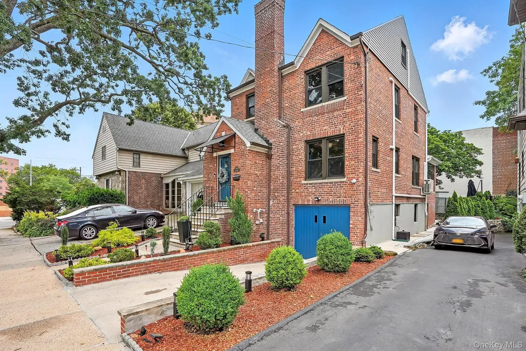 1260 Rhinelander Avenue Bronx NY 10461
