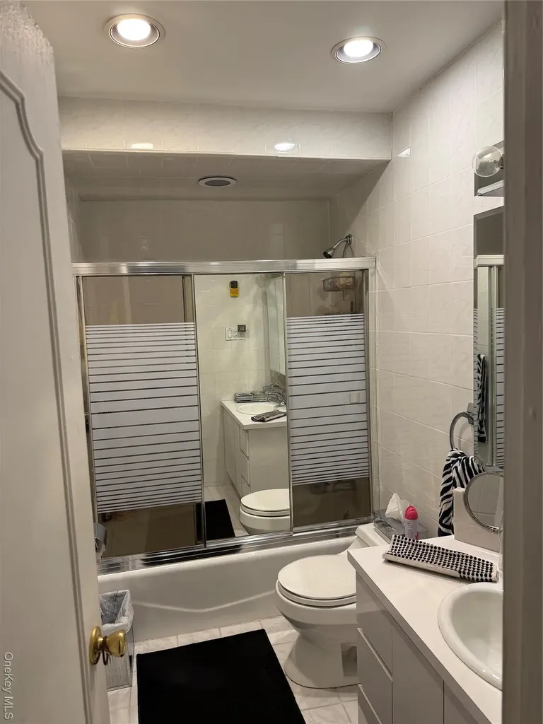 6 Regina Place Yonkers NY 10703