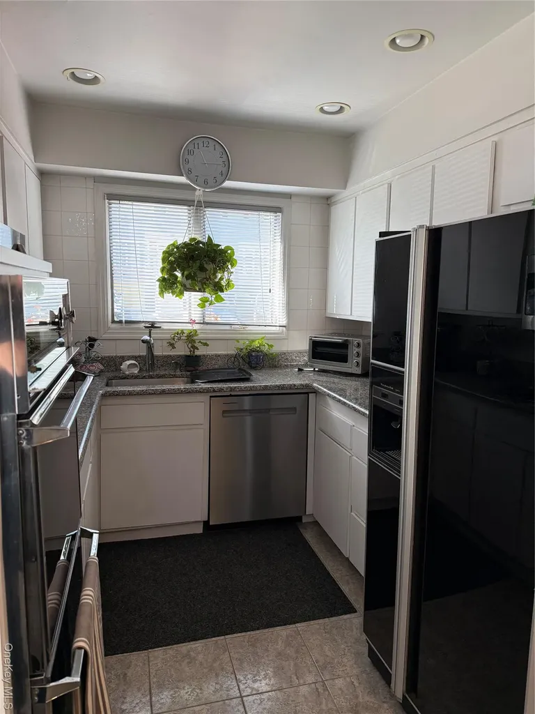 6 Regina Place Yonkers NY 10703