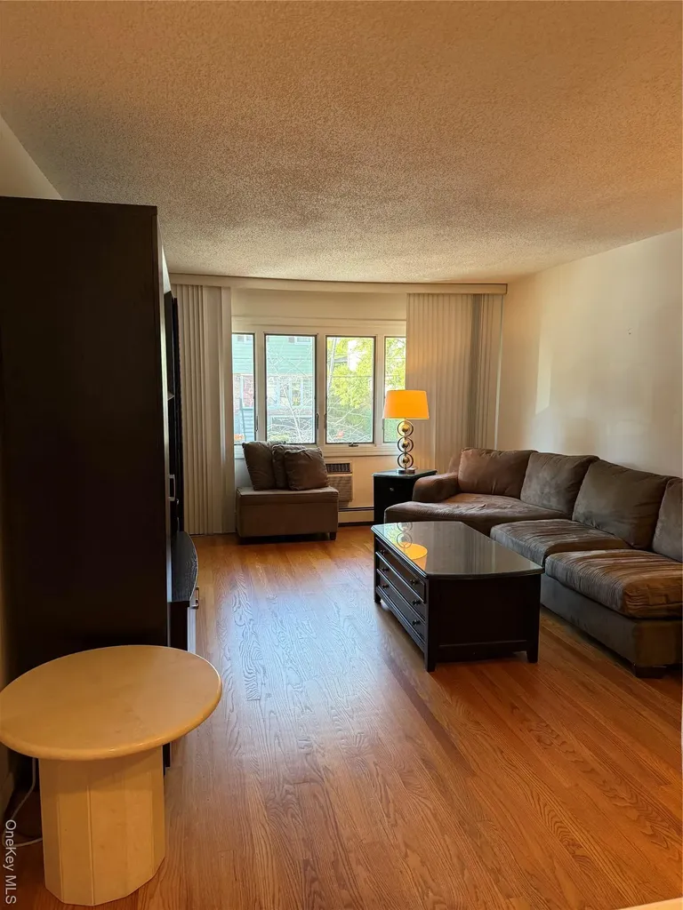 6 Regina Place Yonkers NY 10703