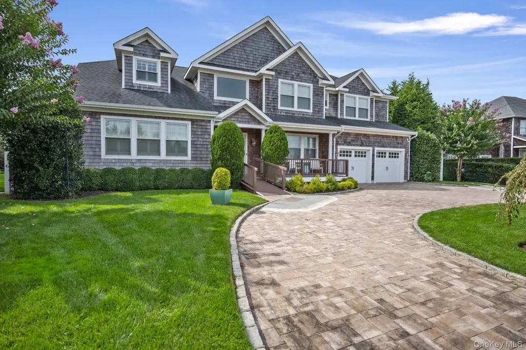 4 Spring Lane Southampton NY 11968