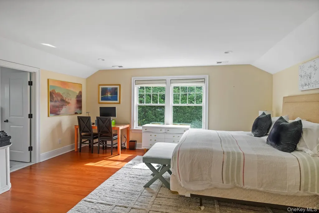 4 Spring Lane Southampton NY 11968