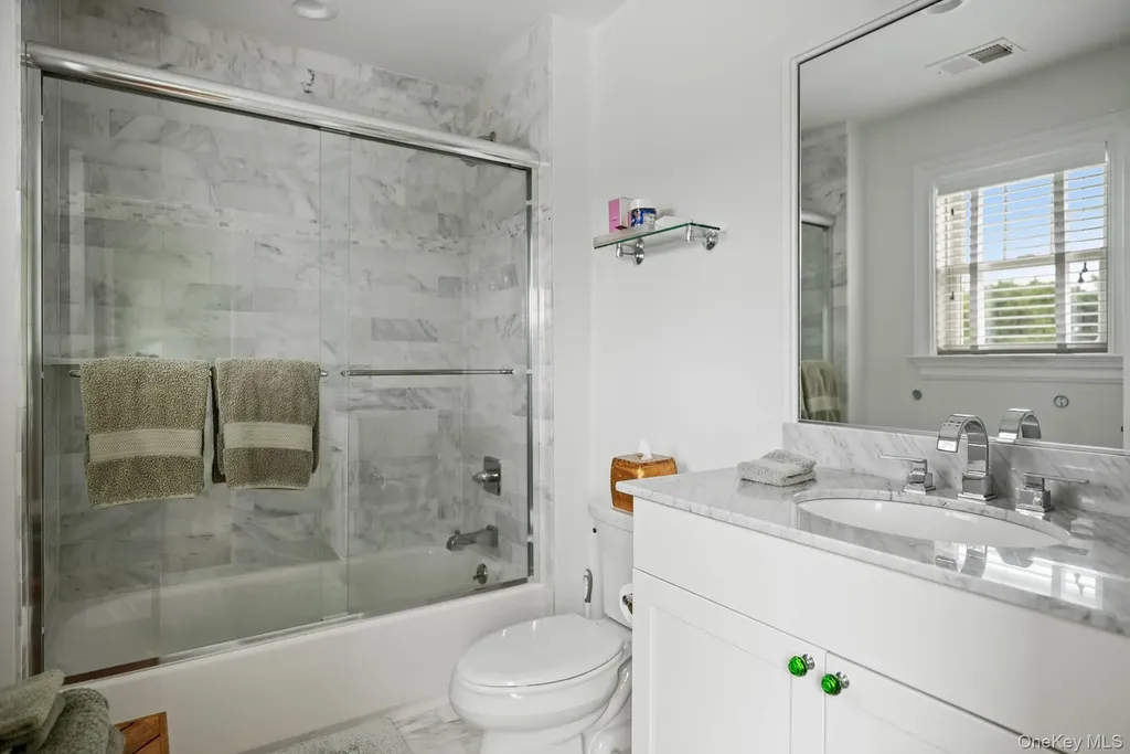 4 Spring Lane Southampton NY 11968