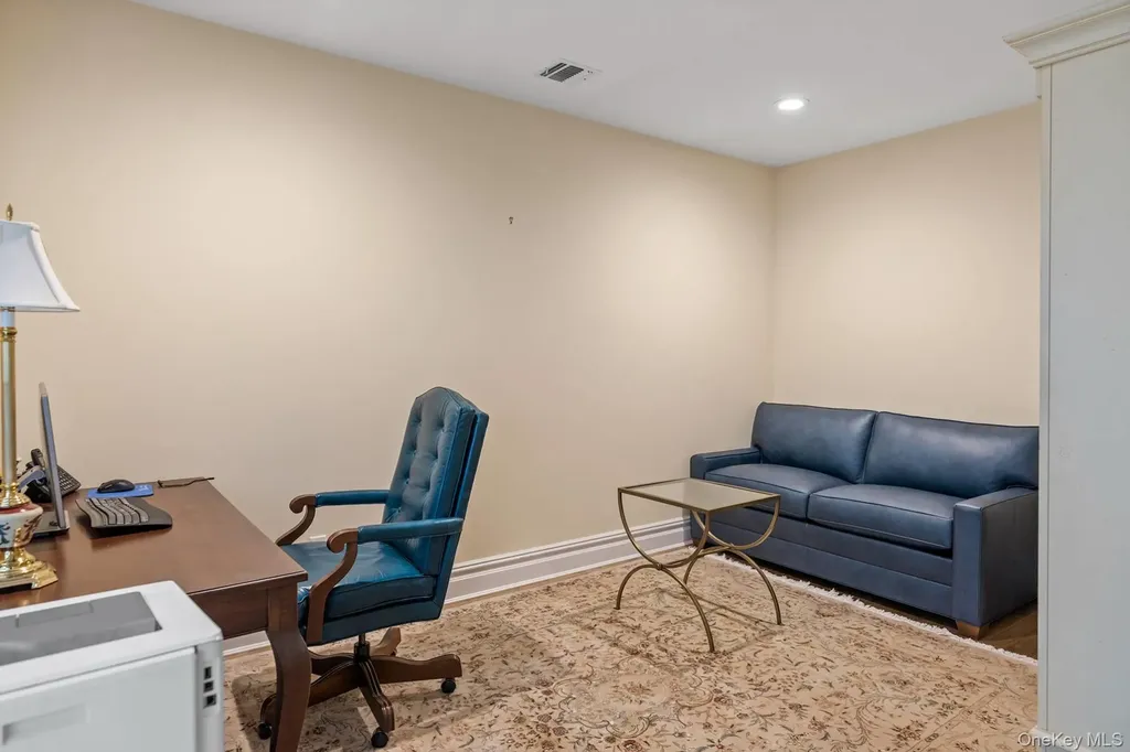 4 Spring Lane Southampton NY 11968