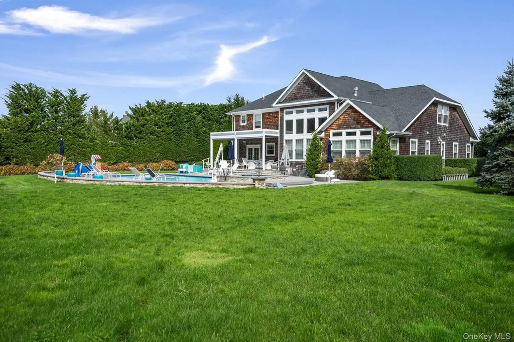 4 Spring Lane Southampton NY 11968