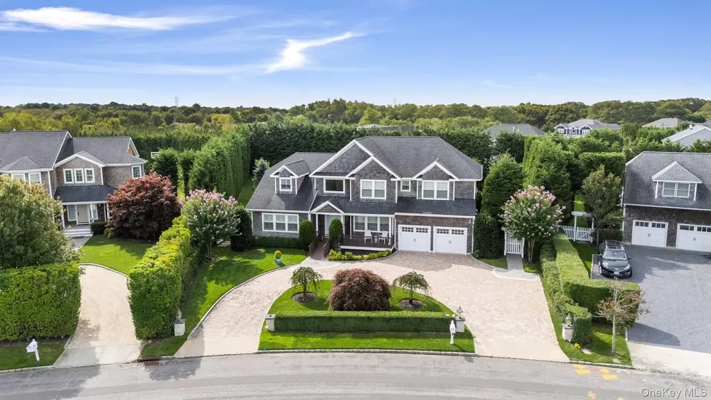 4 Spring Lane Southampton NY 11968