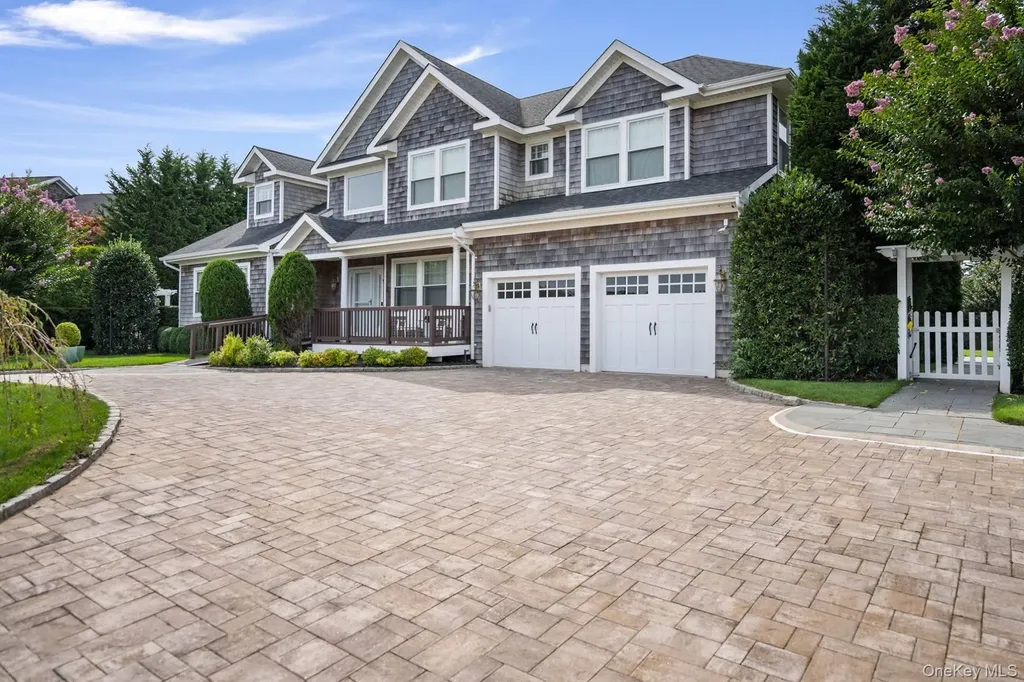 4 Spring Lane Southampton NY 11968