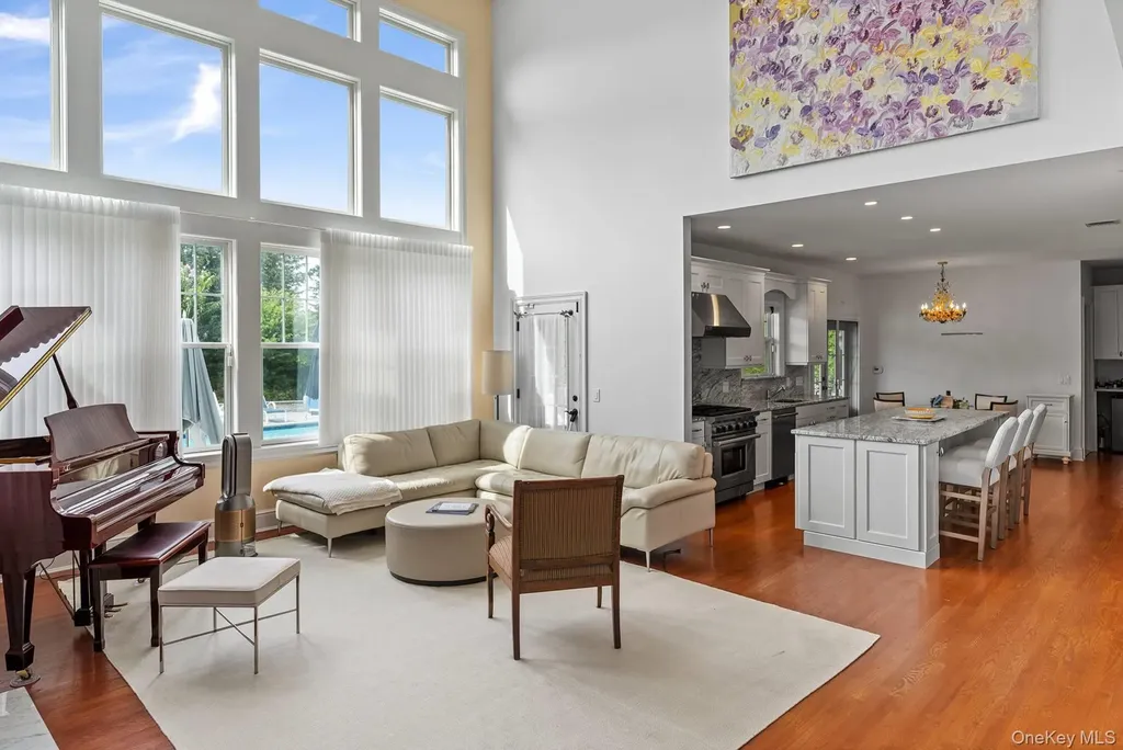4 Spring Lane Southampton NY 11968