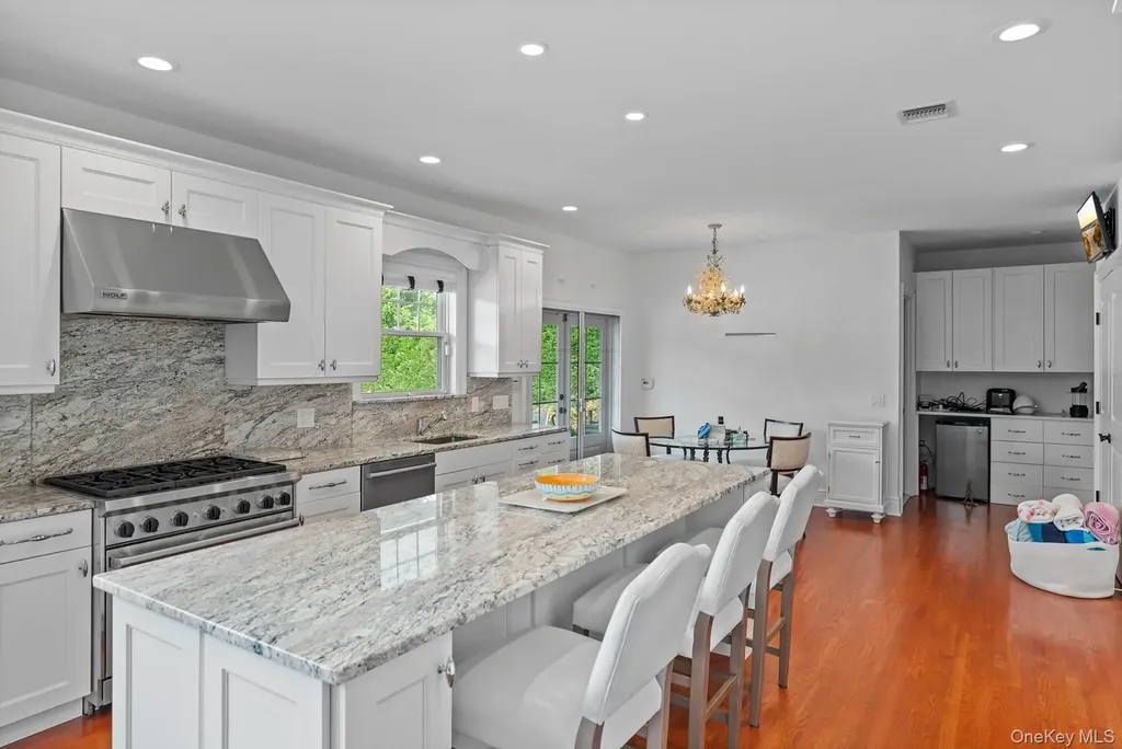 4 Spring Lane Southampton NY 11968