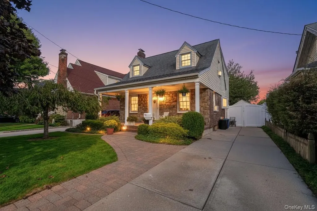 2531 Mount Avenue Oceanside NY 11572