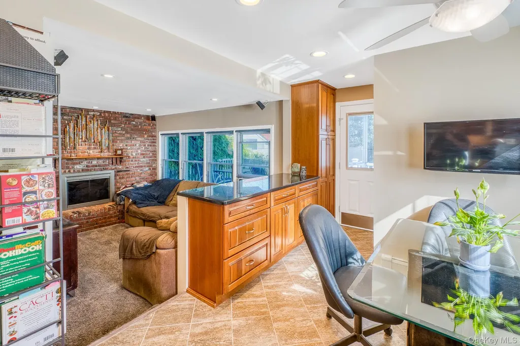 2531 Mount Avenue Oceanside NY 11572