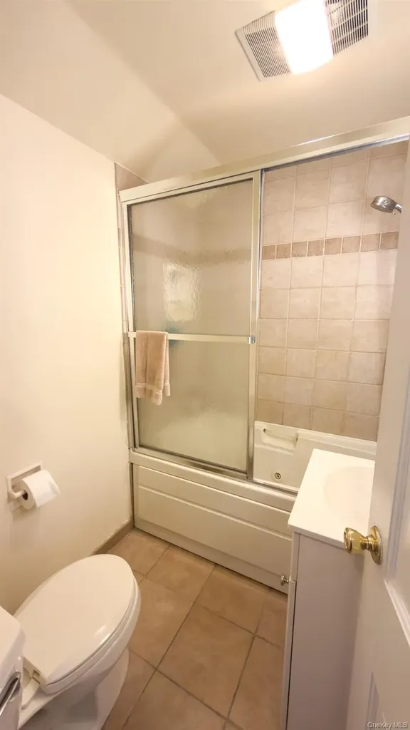 2531 Mount Avenue Oceanside NY 11572