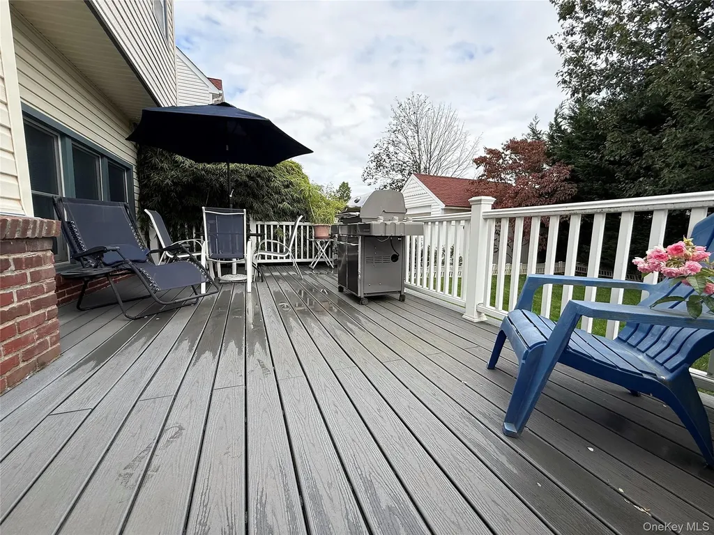 2531 Mount Avenue Oceanside NY 11572