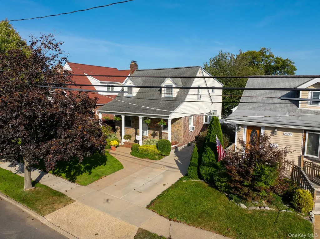 2531 Mount Avenue Oceanside NY 11572