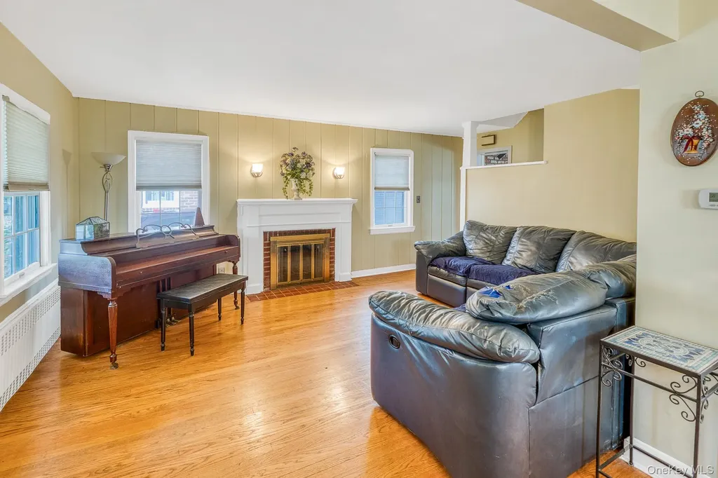 2531 Mount Avenue Oceanside NY 11572
