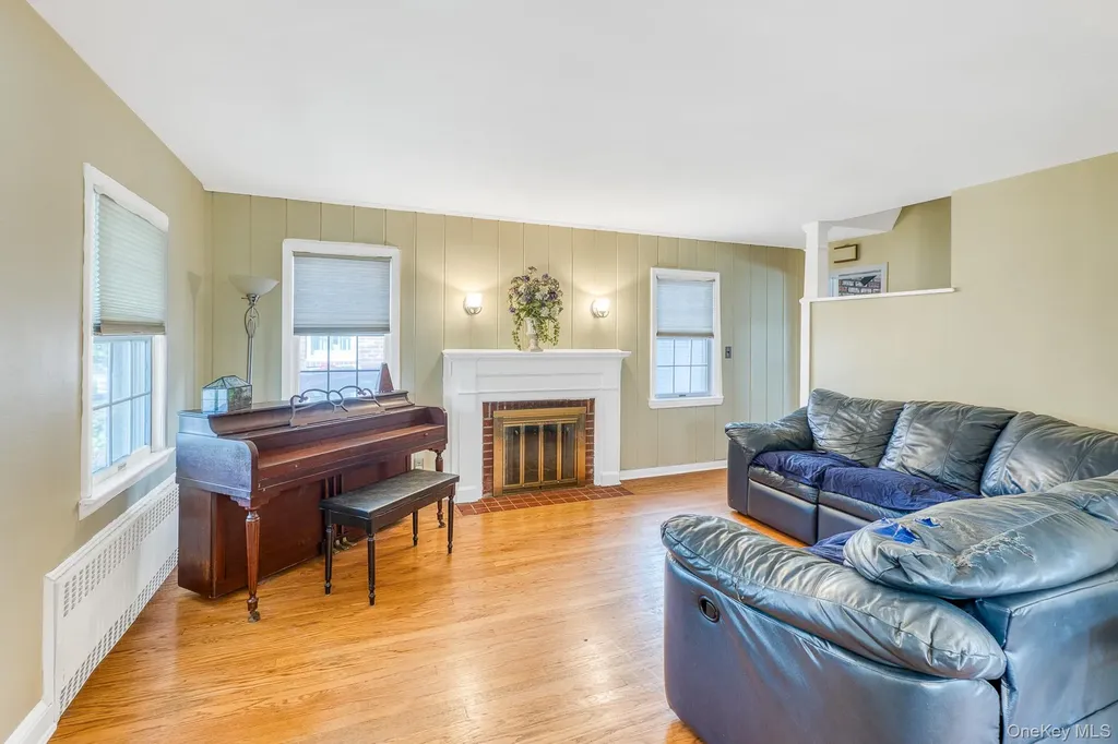 2531 Mount Avenue Oceanside NY 11572