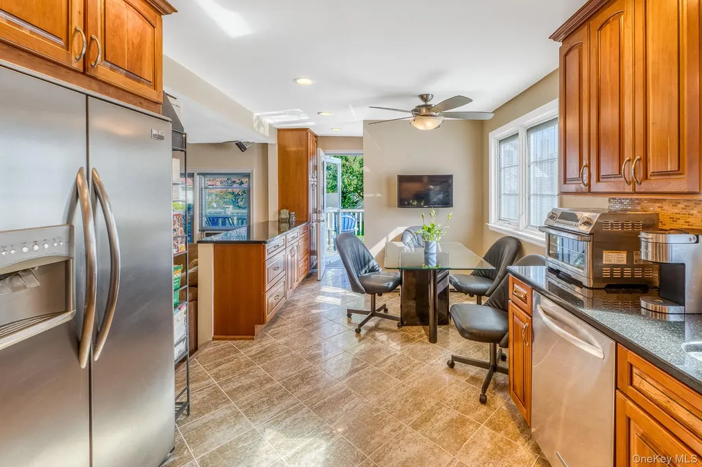 2531 Mount Avenue Oceanside NY 11572