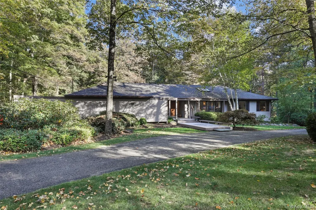 34 Blair Road Armonk NY 10504