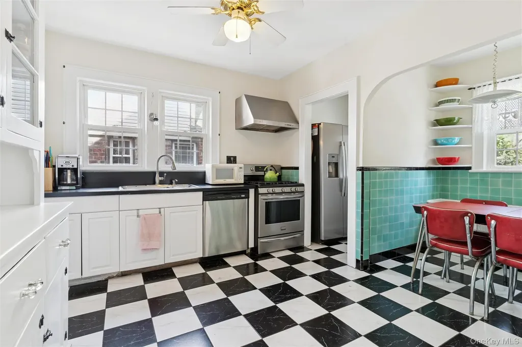 9 Troy Place Merrick NY 11566