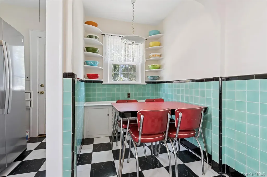 9 Troy Place Merrick NY 11566