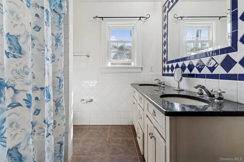 9 Troy Place Merrick NY 11566