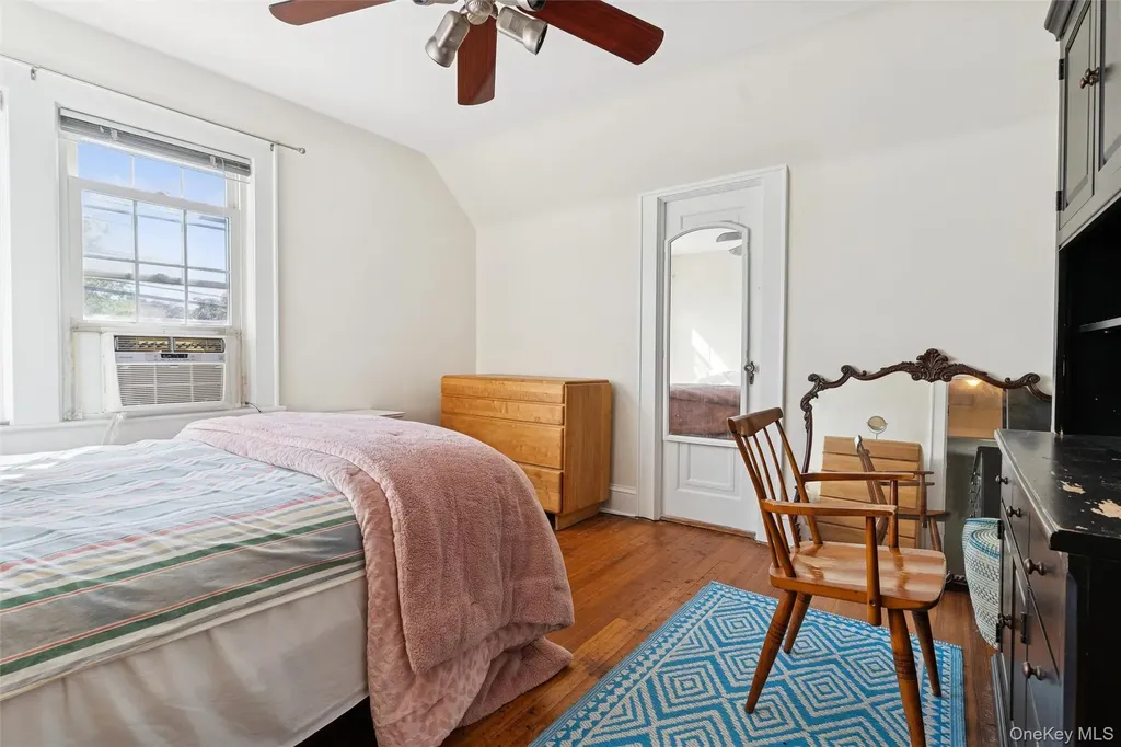 9 Troy Place Merrick NY 11566
