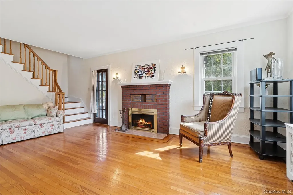 9 Troy Place Merrick NY 11566