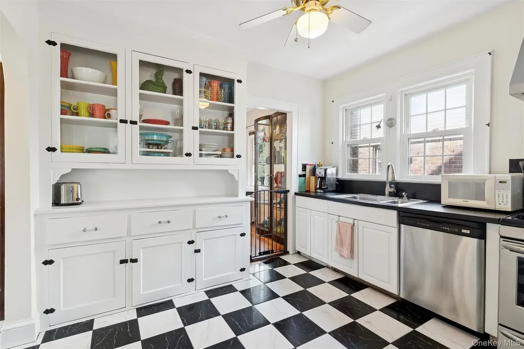 9 Troy Place Merrick NY 11566