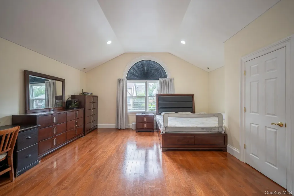580 Valley Avenue Yonkers NY 10703