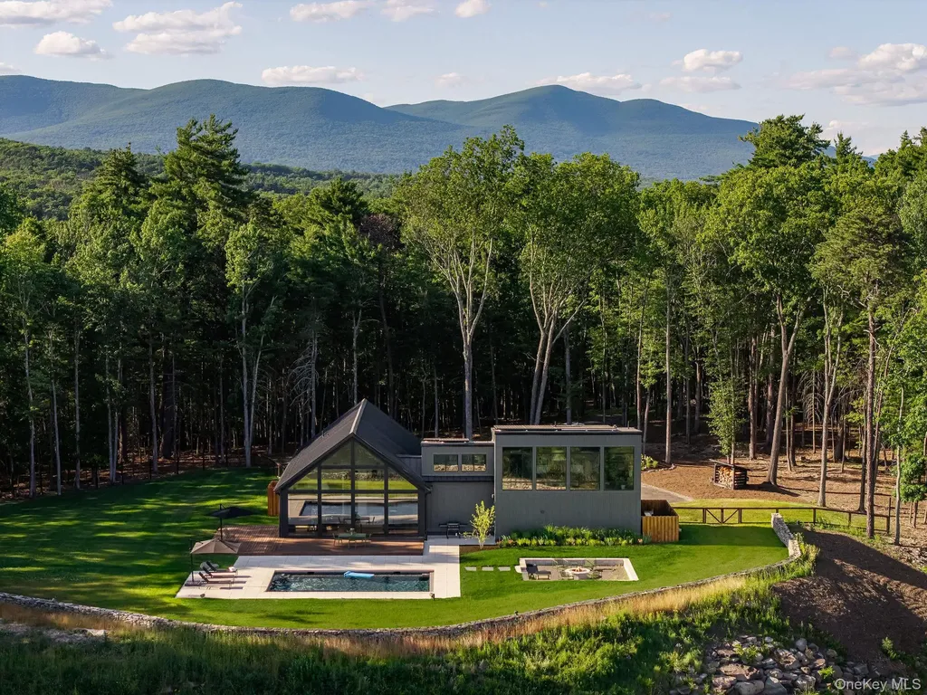 72 Van Tine Road Kerhonkson NY 12446