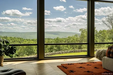 72 Van Tine Road Kerhonkson NY 12446