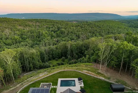 72 Van Tine Road Kerhonkson NY 12446