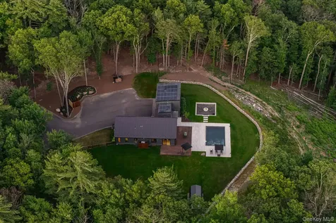 72 Van Tine Road Kerhonkson NY 12446