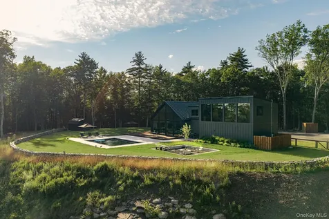 72 Van Tine Road Kerhonkson NY 12446